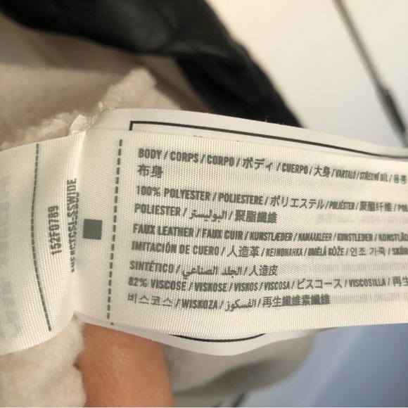 Abercrombie and Fitch Crème and Black Pleather
Snap Up Fleece Pullover Size L - Picture 10 of 11